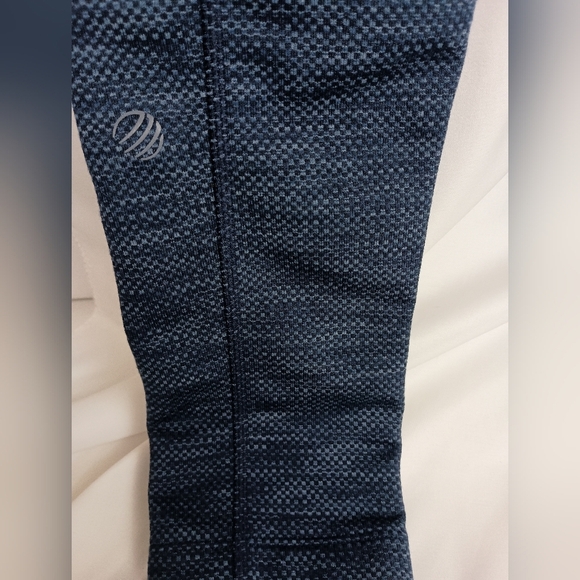 MPG Blue Textured Stretchy Activewear Leggings (#1,549) - Picture 9 of 9